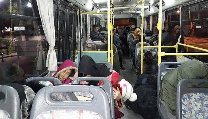 Yolcu Otobüsünde 35 Afgan Kaçak Yakalandı