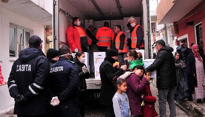 Lapseki’de İhtiyaç Sahiplerine 2 Bin Yardım Kolisi Dağıtıldı