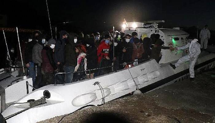 Arıza Yapan Teknedeki 65 Kaçak Göçmen Kurtarıldı