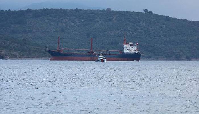 Ayvacık Açıklarına Demir Atan Gemi, Sahil Güvenlik'i Harekete Geçirdi