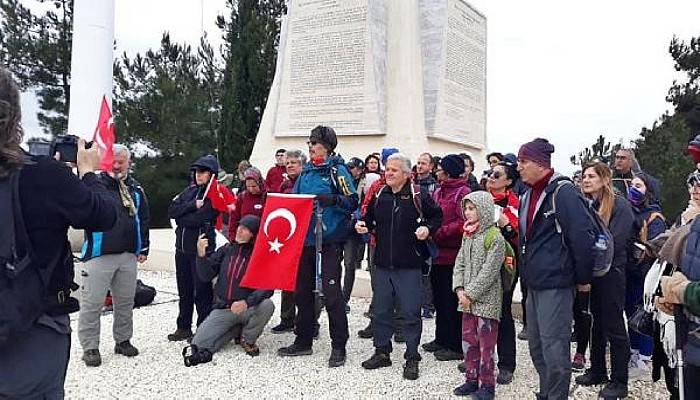 Çanakkale'de Doğa Sporları Kulübü Üyelerinden Şehitlik Ziyareti