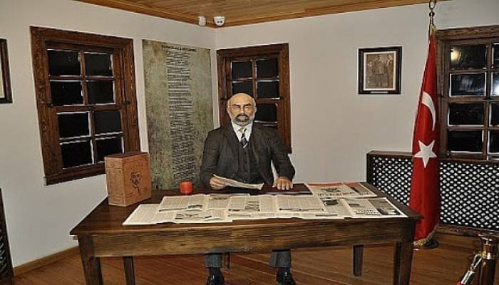 Milli Şairin Evi Yoğun İlgi Görüyor