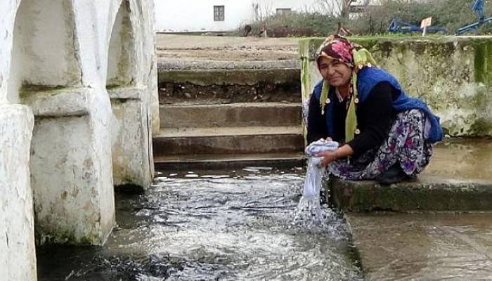 Bu Köyün Her Tarafından Su Fışkırıyor