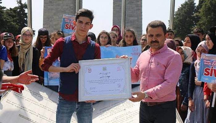 Şehit Sivaslı Öğrencilerin Diploması Tarihi Alanda