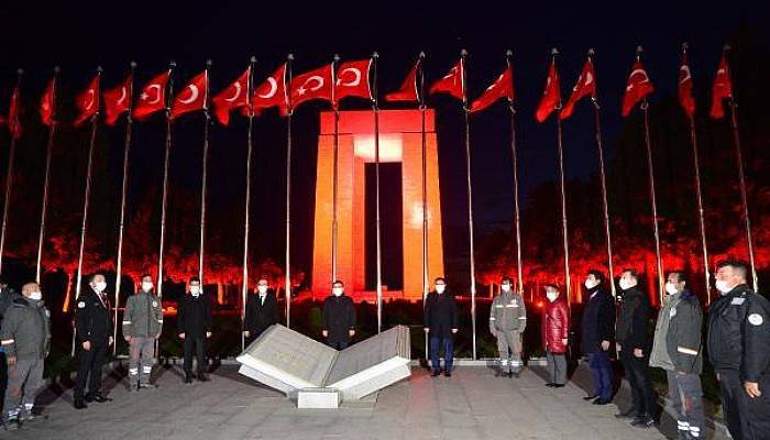 TBMM'nin Açılışının 100'üncü Yılı ve 23 Nisan Coşkusu, Şehitler Abidesi'nde İstiklal Marşı İle Taçlandırıldı