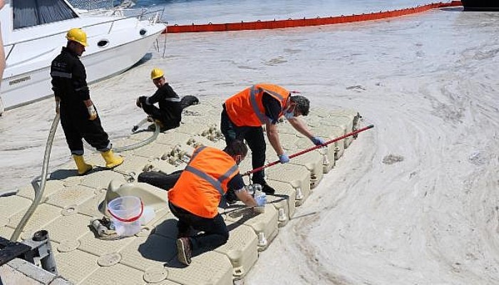 Çanakkale Boğazı'nda 2 Günde 27 Metreküp Müsilaj Toplandı