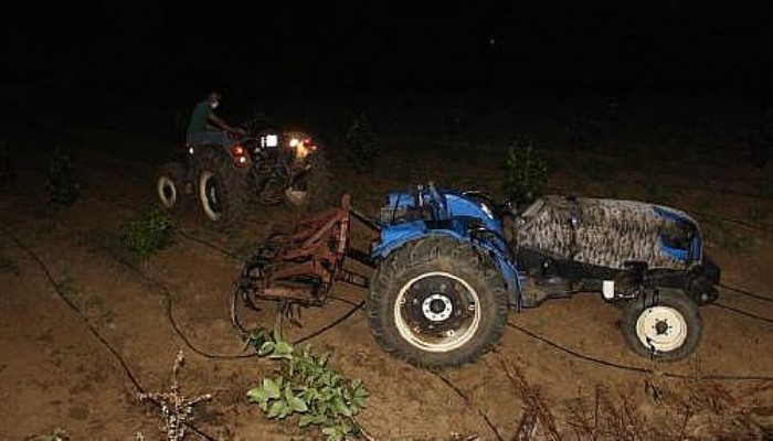Bayramiç'te Devrilen Traktörün Sürücüsü Öldü