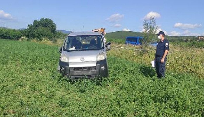 Sulama Kanalına Çarpan Hafif Ticari Araçtaki Baba- Kızı Ölüm Ayırdı