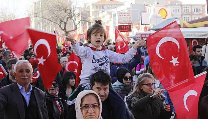 Çanakkale'de Şehitler İçin Bayrak Yürüyüşü