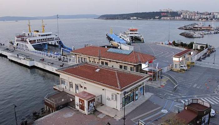 Çanakkale'de Koronavirüs Tedbirleri Kapsamında Feribot Seferlerinin Sayısı Azaltıldı