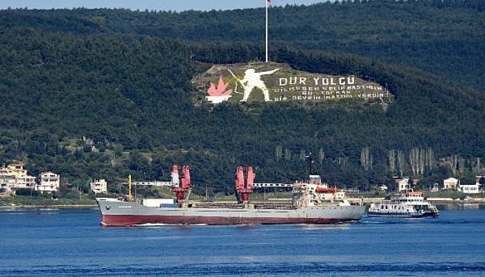 Rus Askeri Kargo Gemisi, Çanakkale Boğazı'ndan Geçti