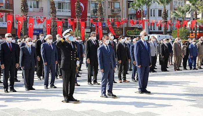 Çanakkale’de Atatürk Anıtı'na Çelenk Konuldu
