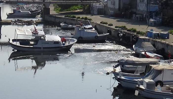 Sular Çekildi Tekneler Karaya Oturdu, Balıkçılar Avlanmaya Çıkamadı