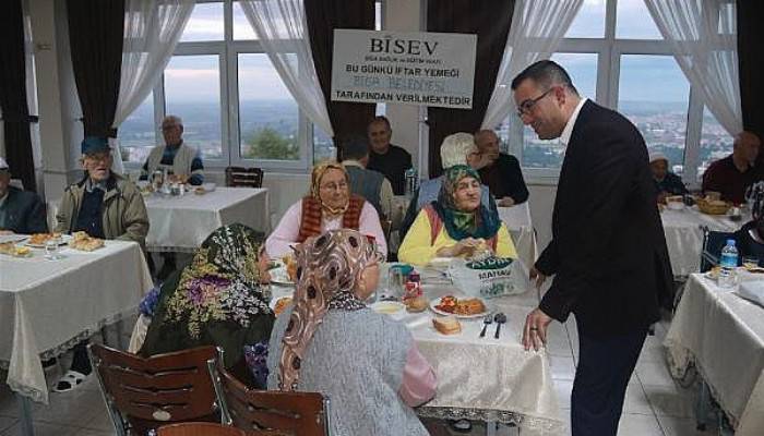 Biga Belediyesi, Huzurevinde İftar Verdi